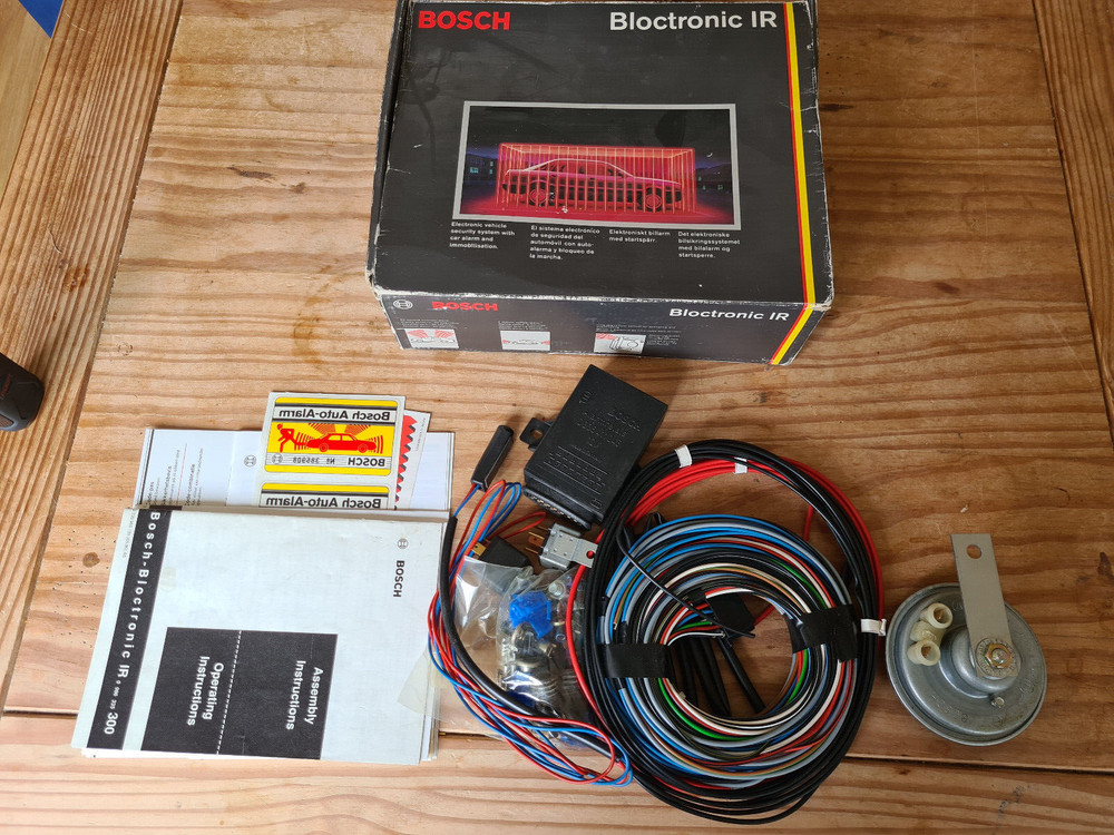Bosch Bloctronic IR Alarm System - Box Damaged.