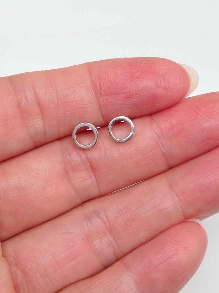 925 Sterling Silver Tiny Open Circle Stud Earrings Post Stud 5.8mm