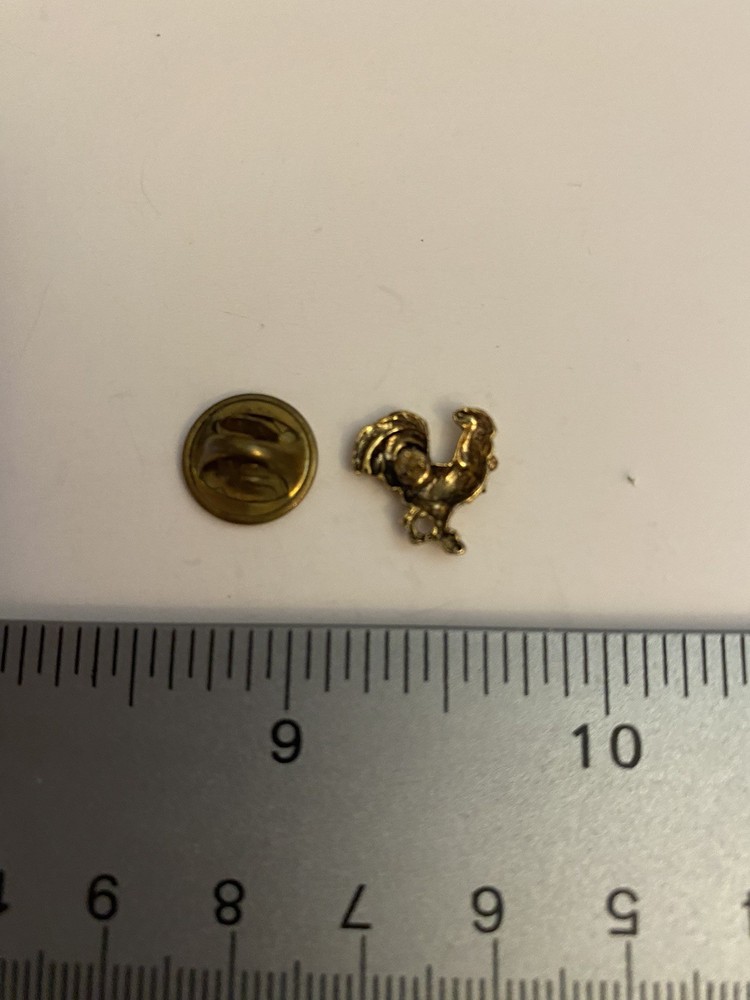 Rooster Chicken Lapel Pin P17