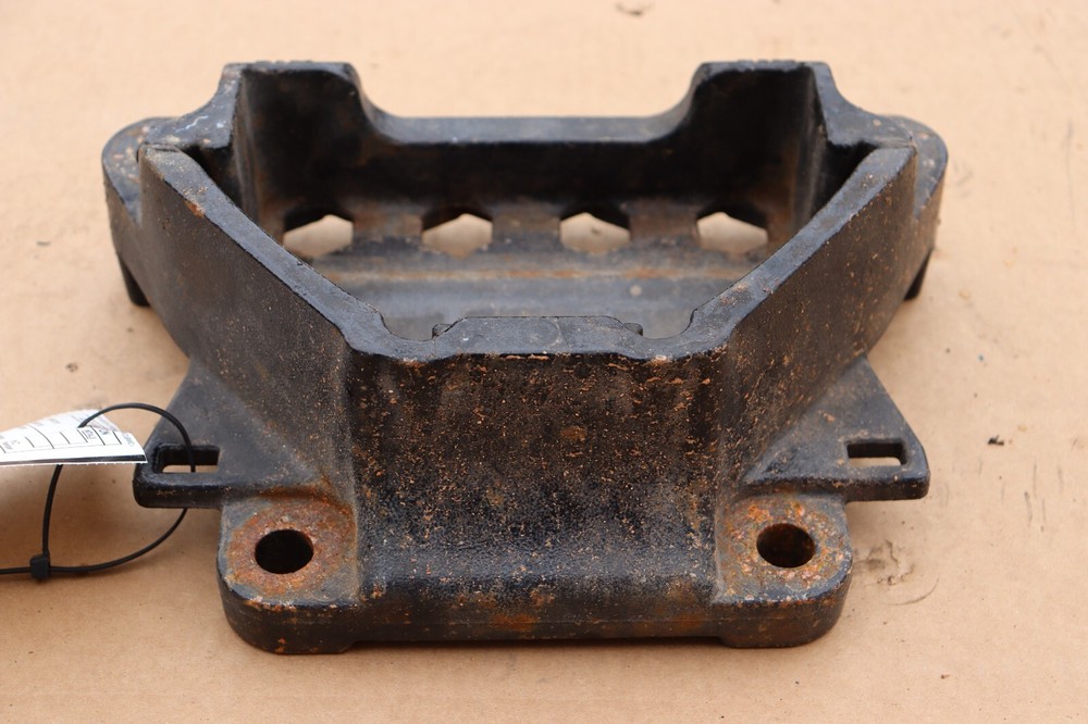 2008-2017 FREIGHTLINER CASCADIA 125 14.8L REAR RIGHT ENGINE FRAME MOUNT OEM