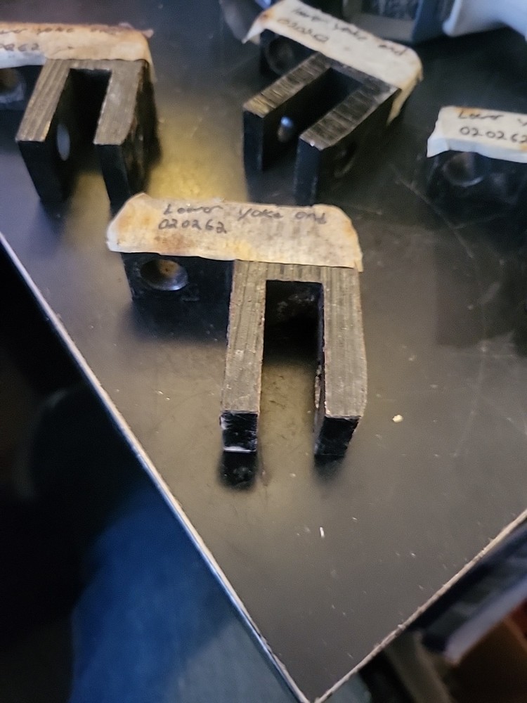 "LOWER YOKE END" Black STEEL 020262