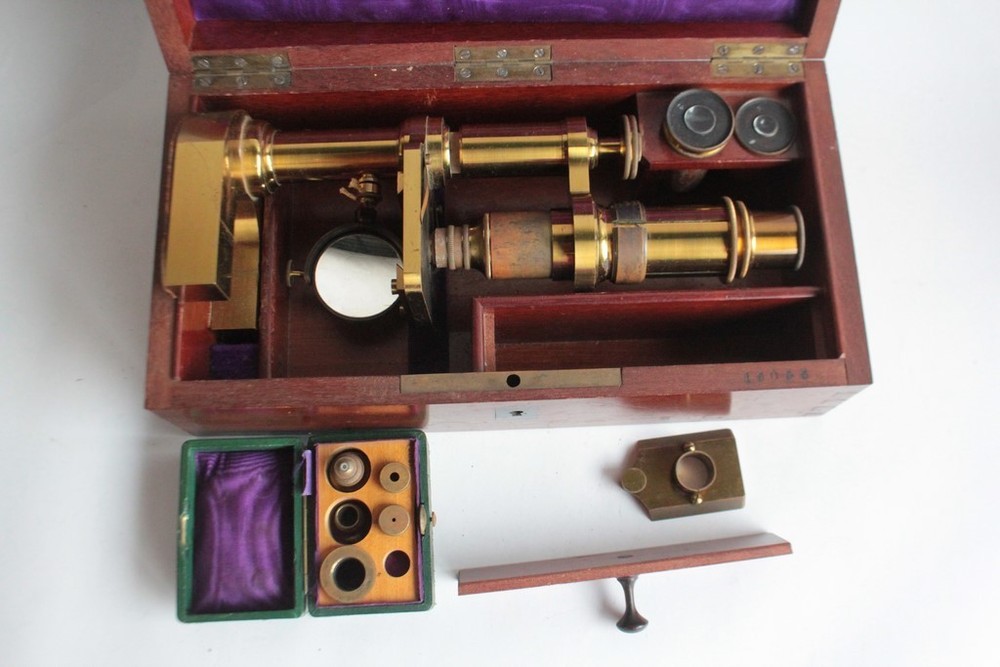 Antique brass microscope, 19th century (61624)