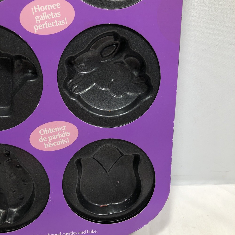 Wilton ~ Spring Cookie 12 Cavity Non-Stick Pan - NEW