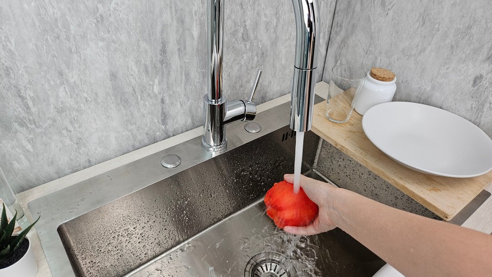 RELIAFLO Pull Down Kitchen Faucet in Polished Chrome - D60719-01