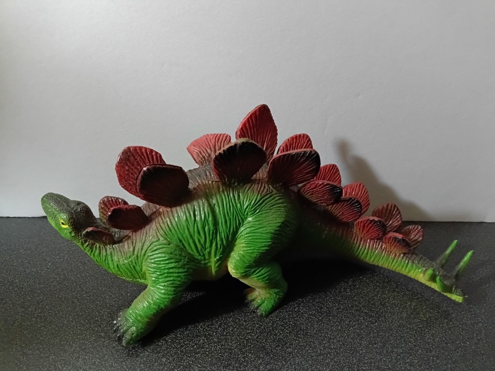 Mojo Stegosaurus dinosaur figure