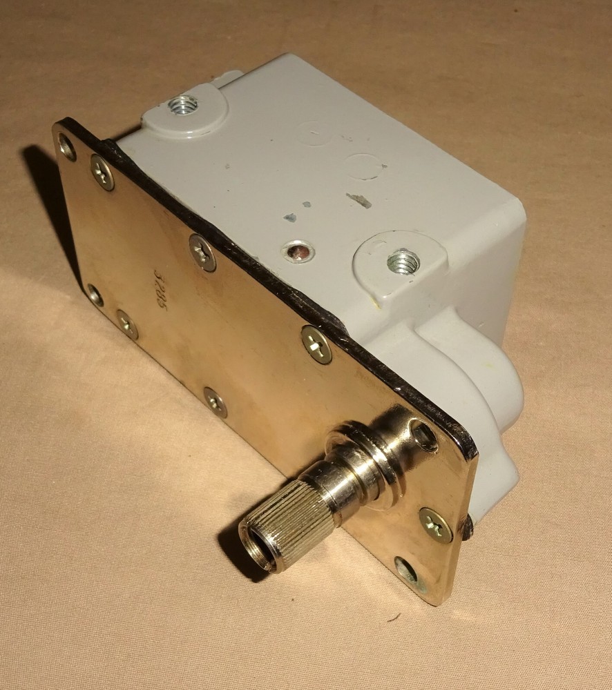 Namco EA040 10065 Limit Switch EA04010065 NEW