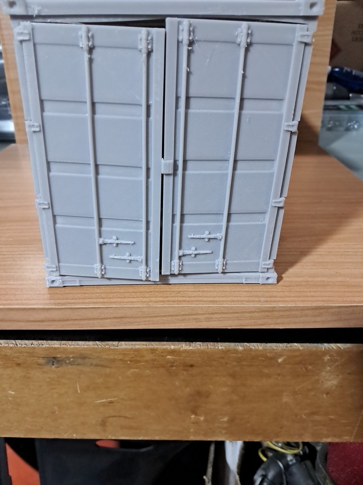 Diorama Container Accessories 20 Ft 1/18