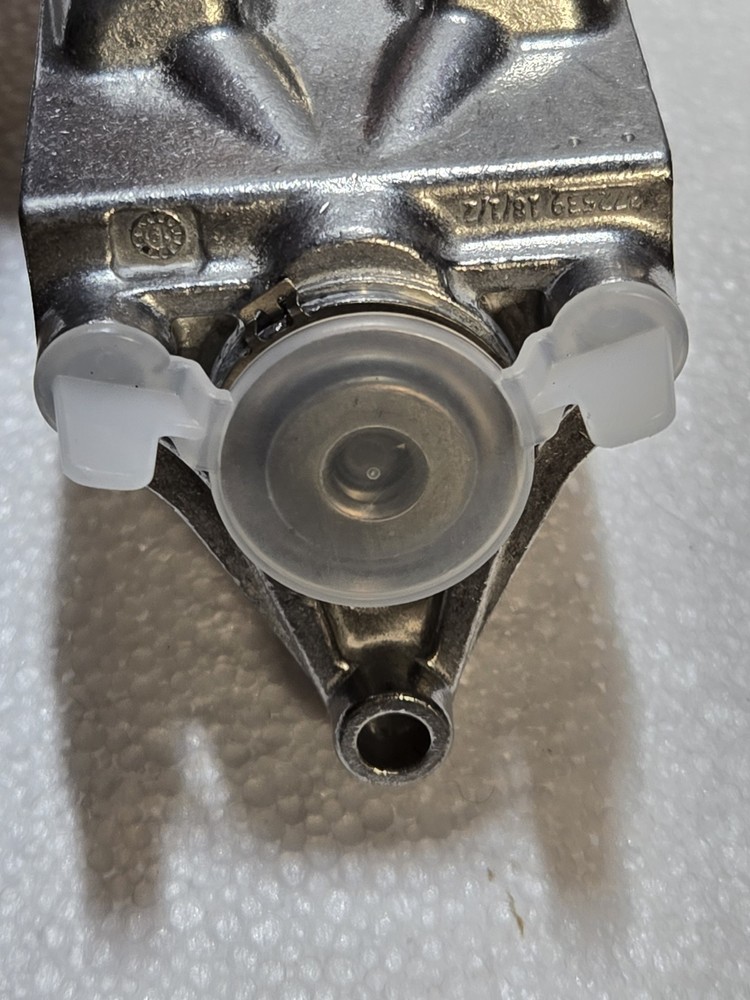 0444043050 DEF Dosing Unit Valve Injector open box