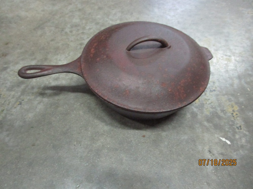 CF Branded Cast Iron Deep Fryer Pan 8D w Lid