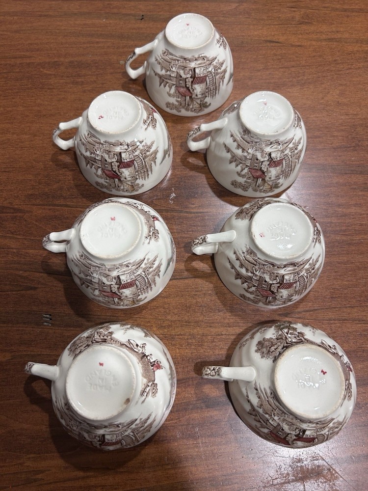 31 Piece Johnson Bros The Old Mill Dinnerware Set Tea Set England