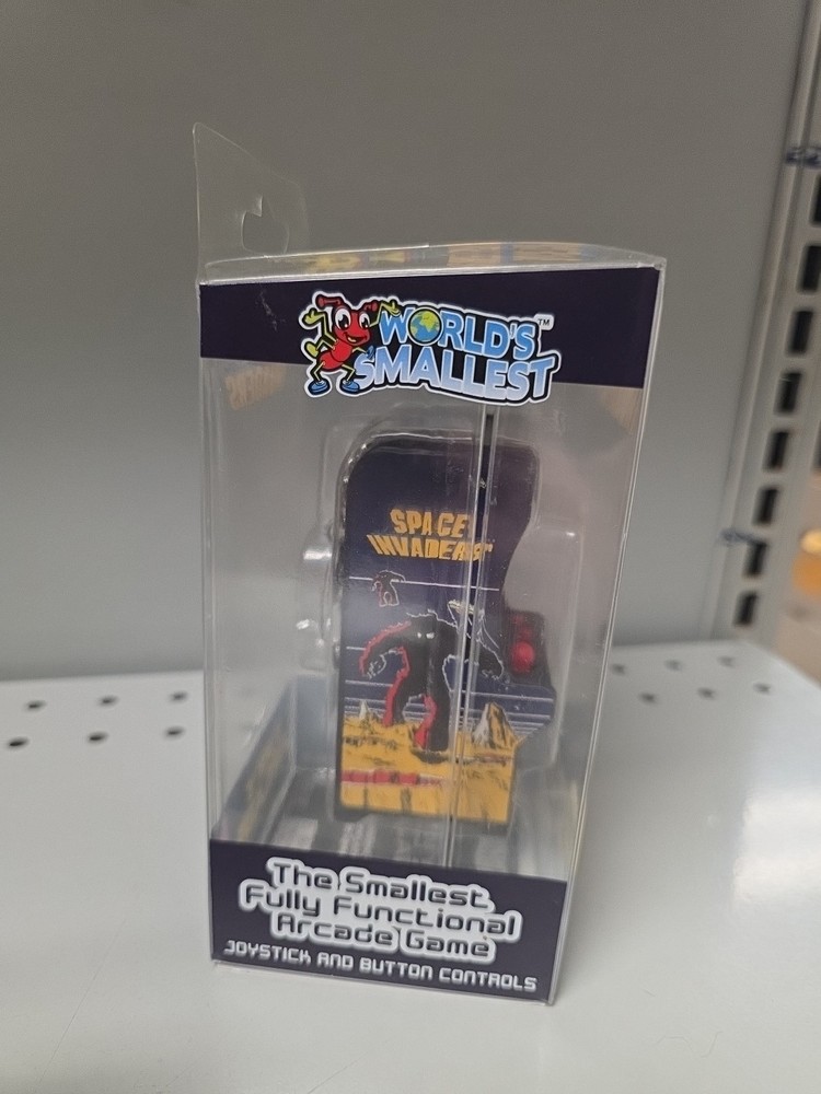 2017 Worlds Smallest Tiny Arcade Space Invaders Miniature Game WORKS
