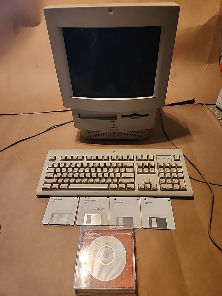 Macintosh Performa 550 W/ Keypad, Mouse And Printer! MFG August 1994 WORKS!