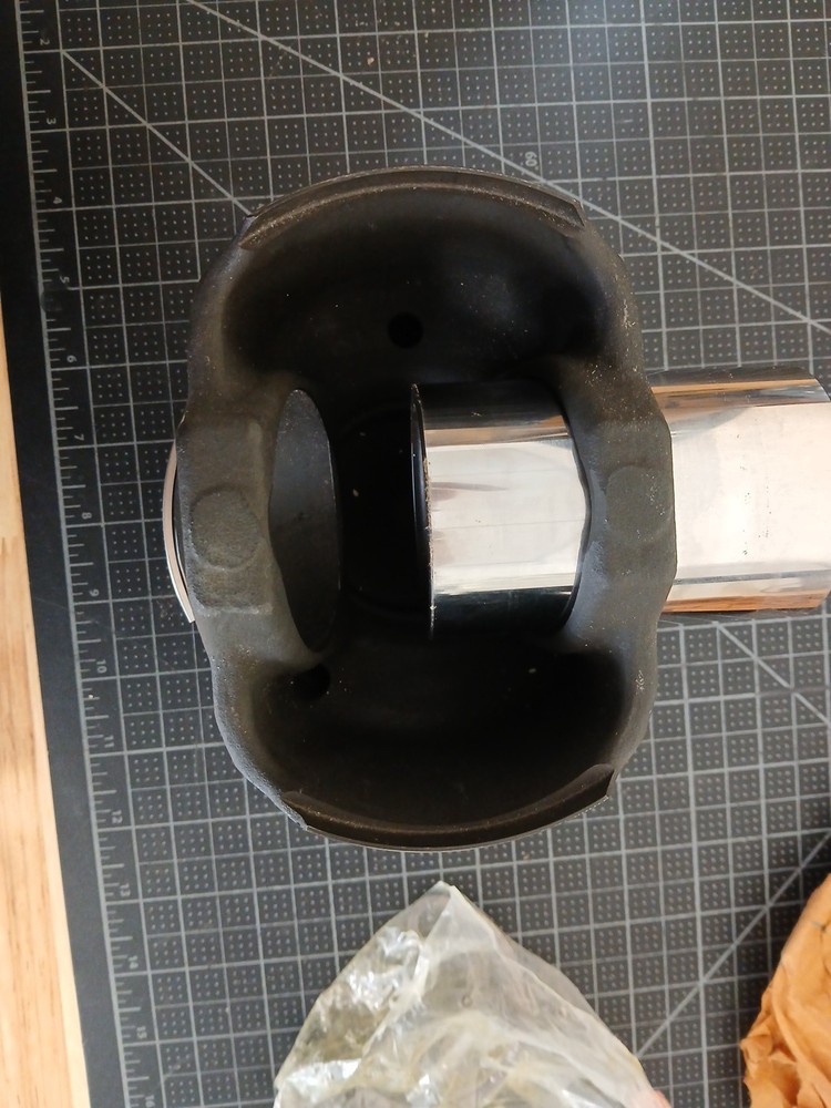 Detroit DDE A4720303317 Piston Assembly