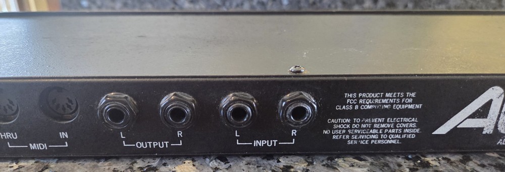 Alesis Midiverb II Digital Multi-Effects Processor Rack Mount 2-Channel Reverb