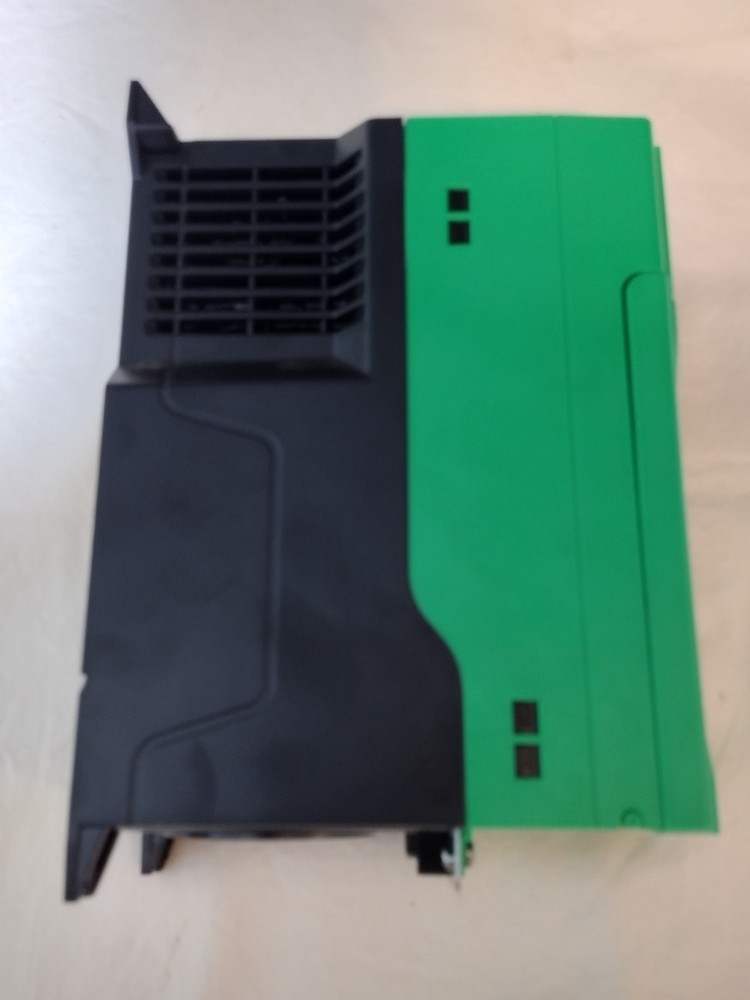 CONTROL TECHNIQUES Commander C C200- 034 00094 A 11A 5HP 380/480V