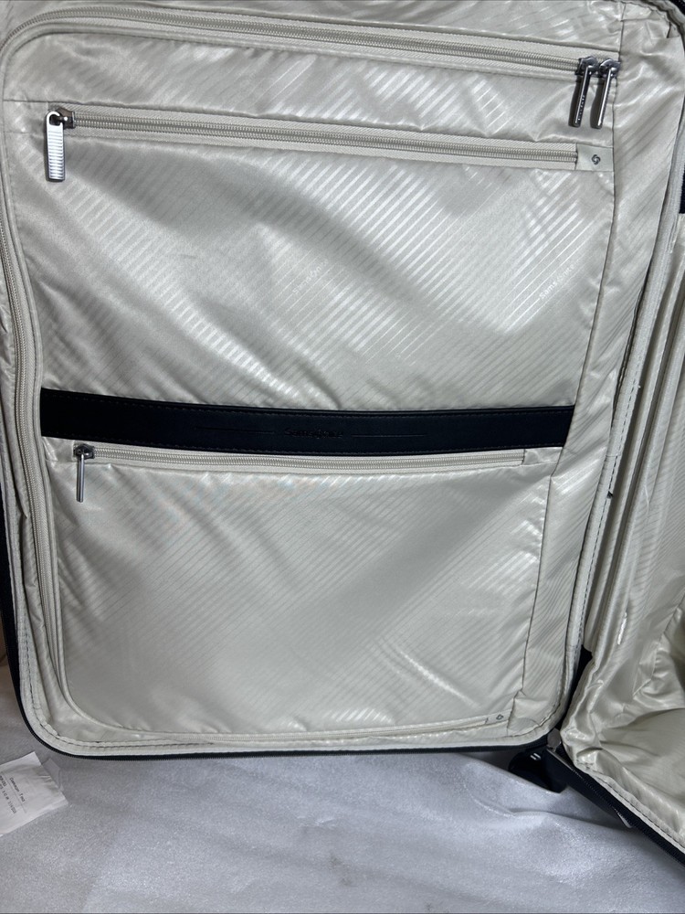 Samsonite Silhouette 18 Expandable Medium Softside Check-in Spinner