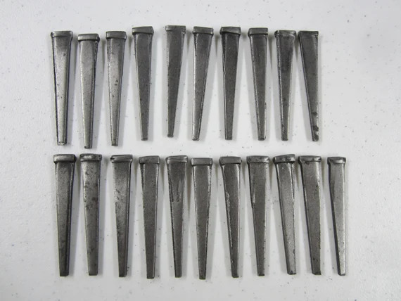 21 Blunt End Project Nails 2 1/2" Long