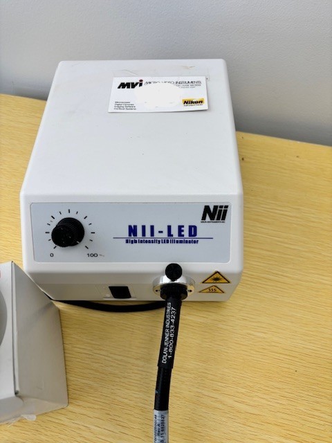 Nikon Microscope with LED Illuminator and MoticamX