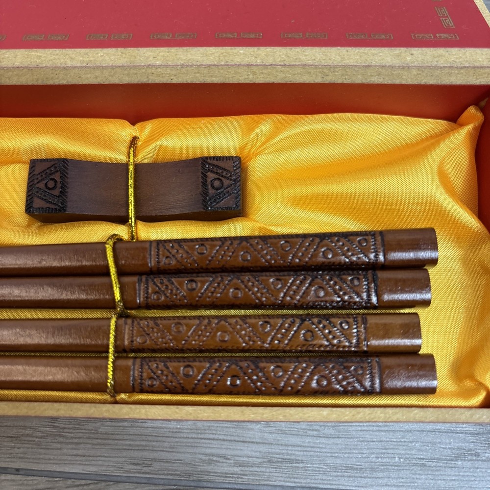Chopsticks 2 Pair Wooden Chinese Chopsticks In Box With Table Setter Brown