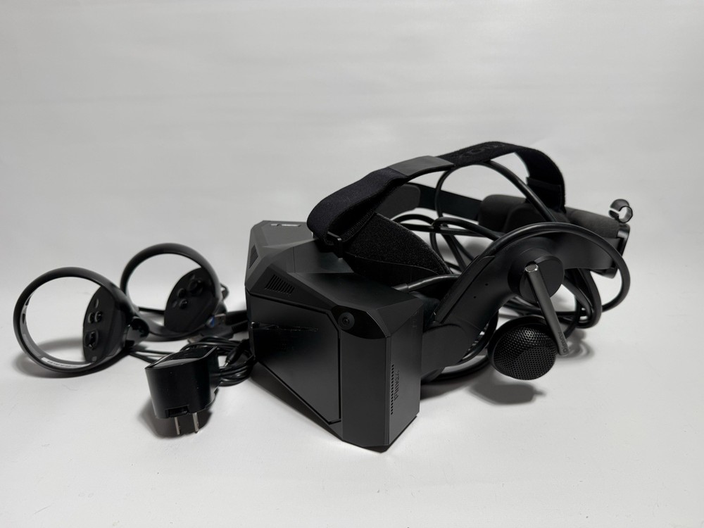 Pimax Crystal Light VR Headset with 2 Controllers