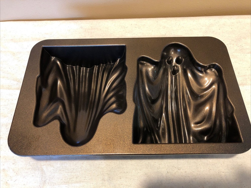 Nordic Ware Ghost Pan Halloween 10cups/2.3 Ltrs 9” Ghosts