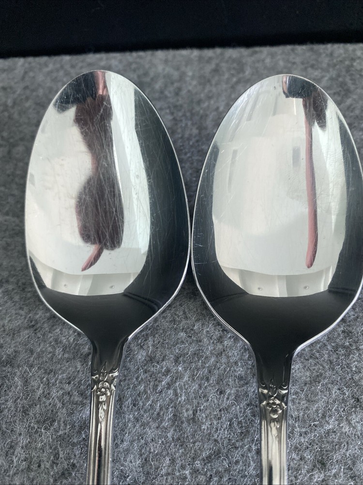 2 Oneida Distinction KENNETT SQUARE Stainless HH Servings Spoons Flatware