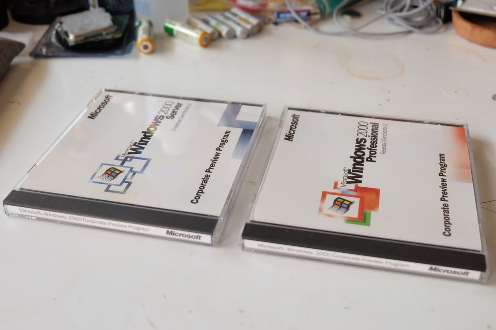 Microsoft Windows 2000 Release Candidate 2 RC2 Pro/Server (Corporate Preview)