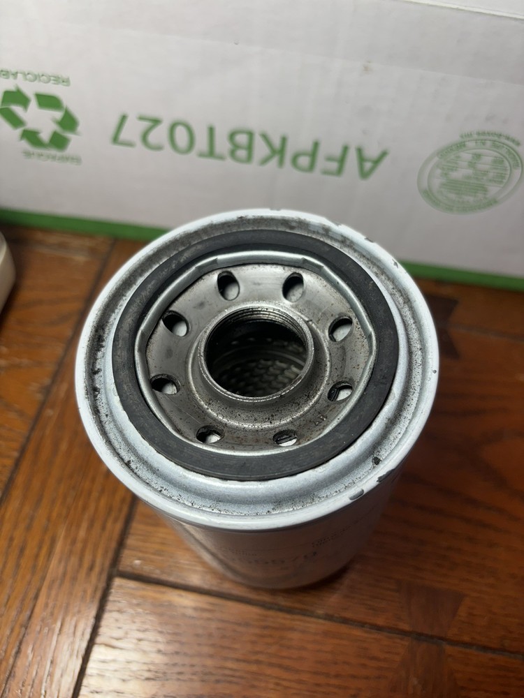 DONALDSON LUBE FILTER P555570