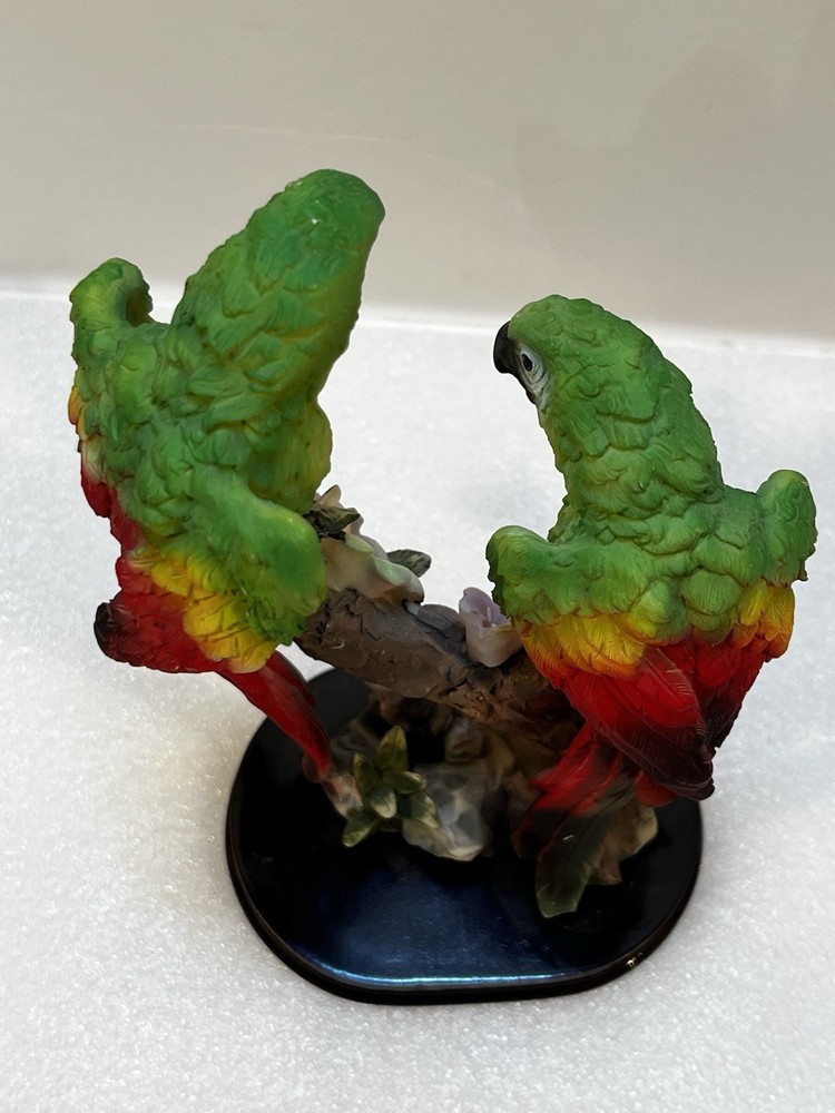Jaynee’s Collection Parrot Figurine