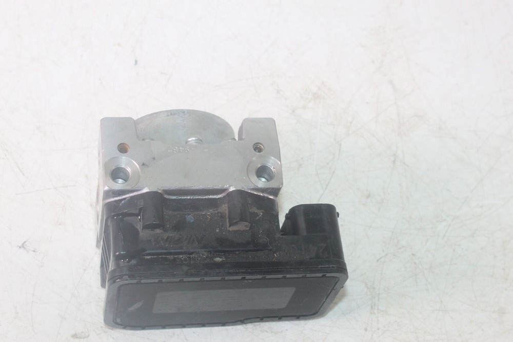 2014 Triumph Street Triple Abs Abs Pump Unit Module T2021486
