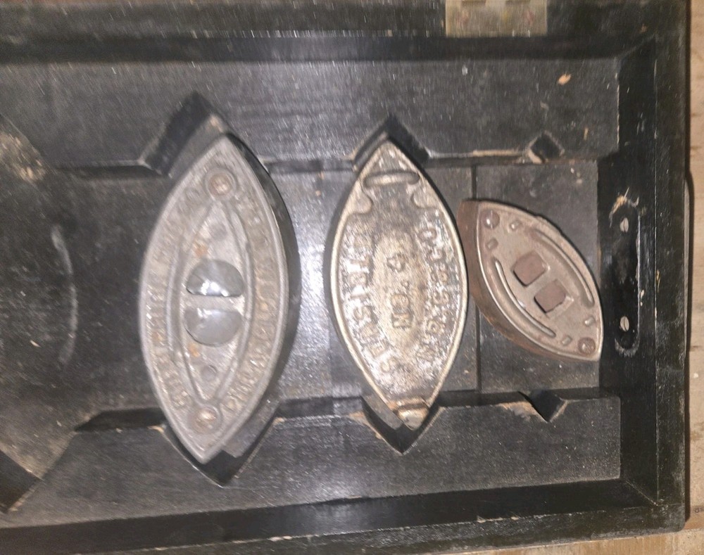 Enterprise Sad Iron Display Box Container W/ 3 Irons.