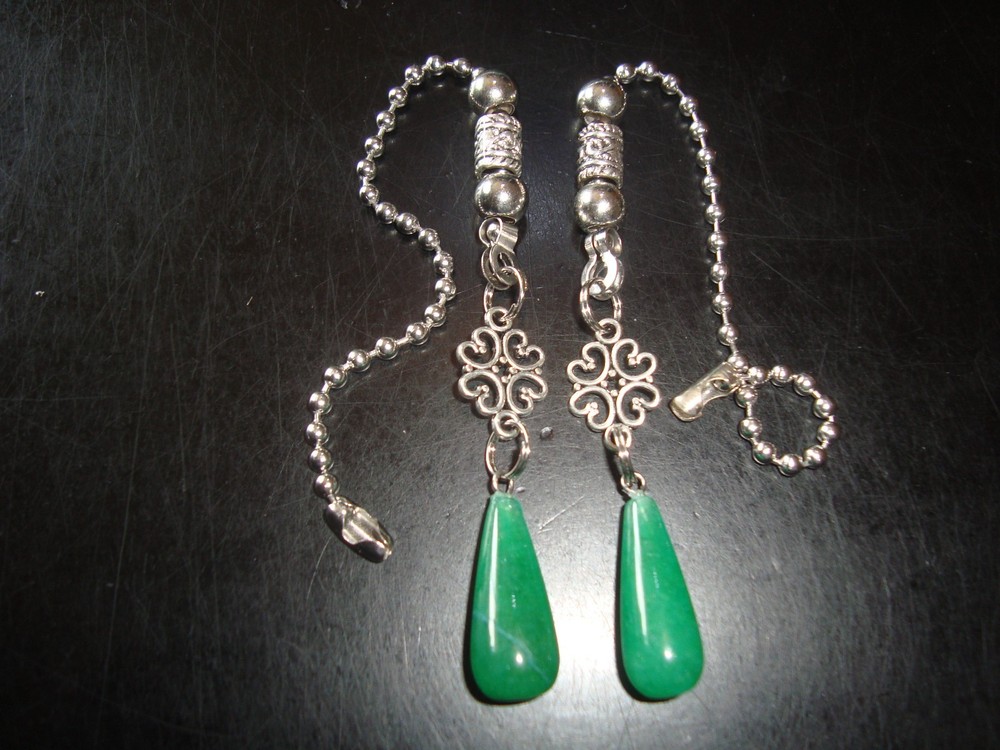 A Pair of Green Jade Stone Ceiling Fan Pull Chains Light/Lamp Pulls