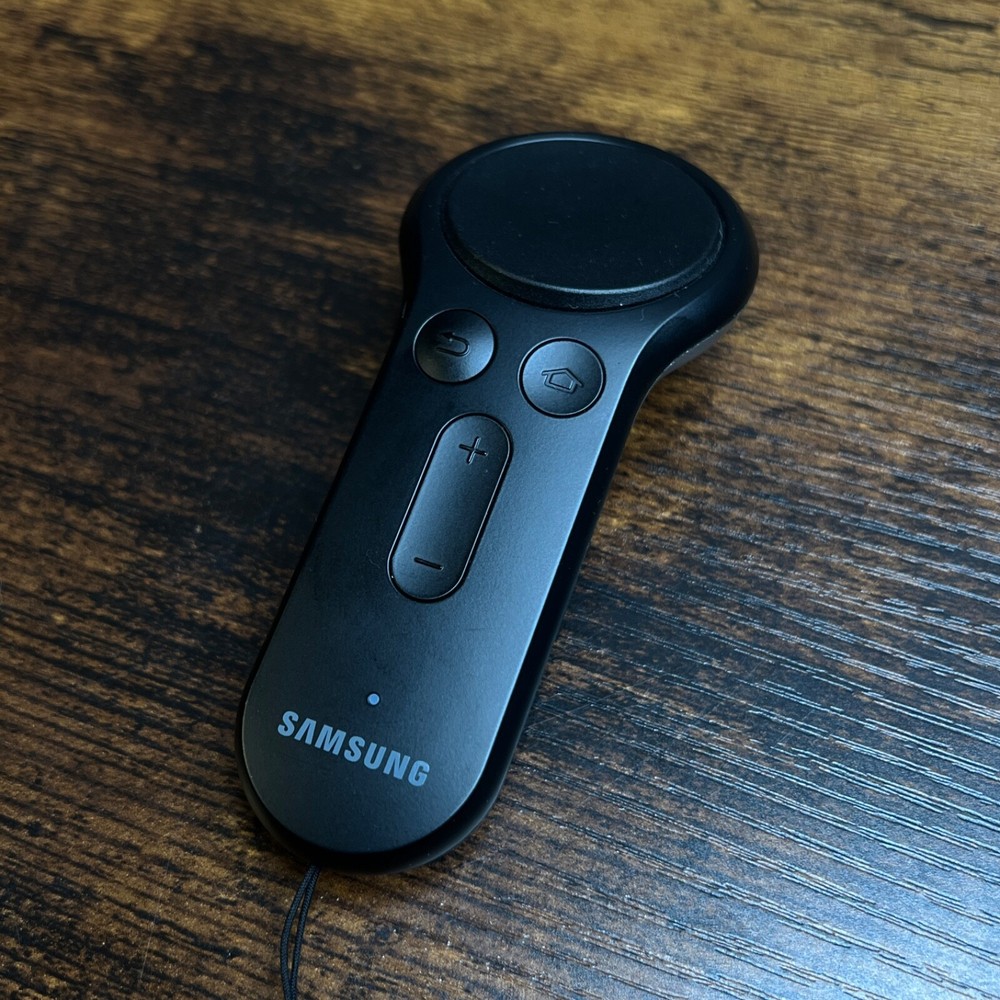 Samsung SM-R324 Gear VR By Oculus With Controller Black (Missing Visor) 2018