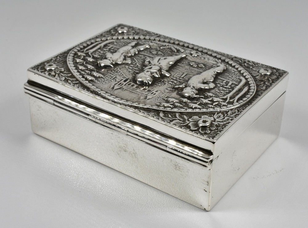 Antique Victorian Solid Silver Trinket/Snuff Box, (Deakin & Francis, 1901)