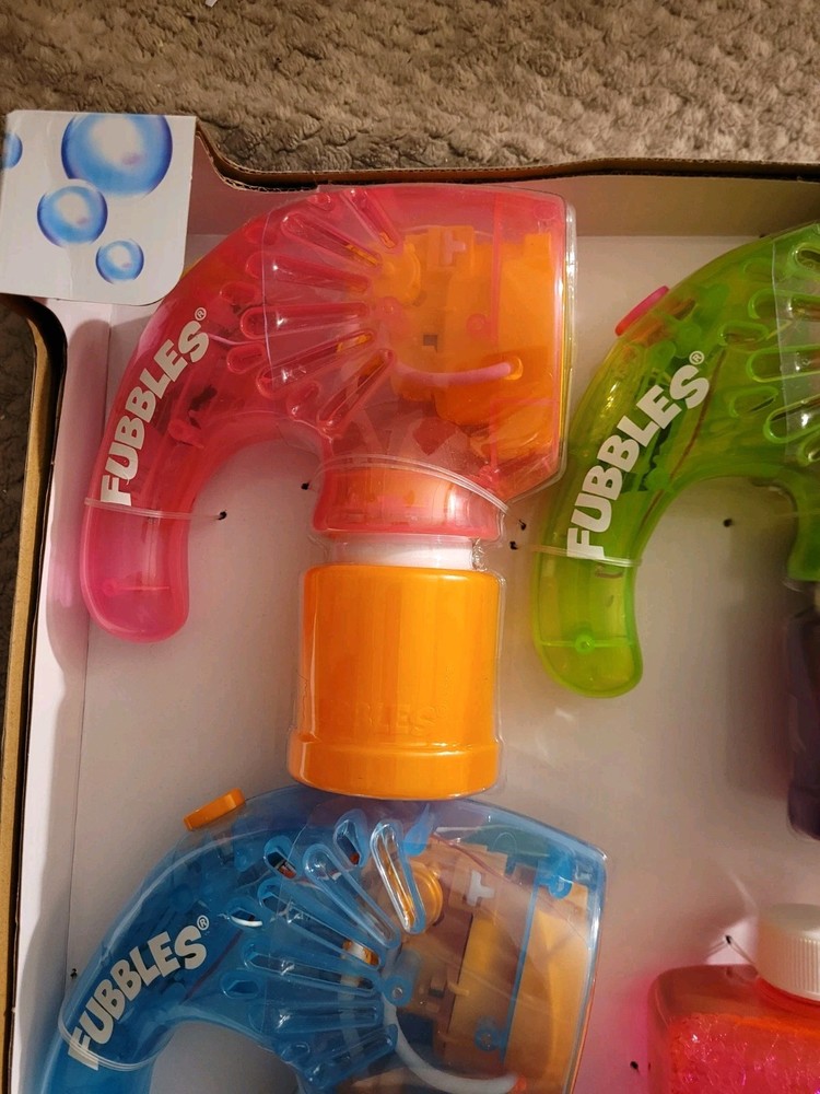NEW Fubbles Light Up Supreme Bubble Blasters (3) + Bubbles!