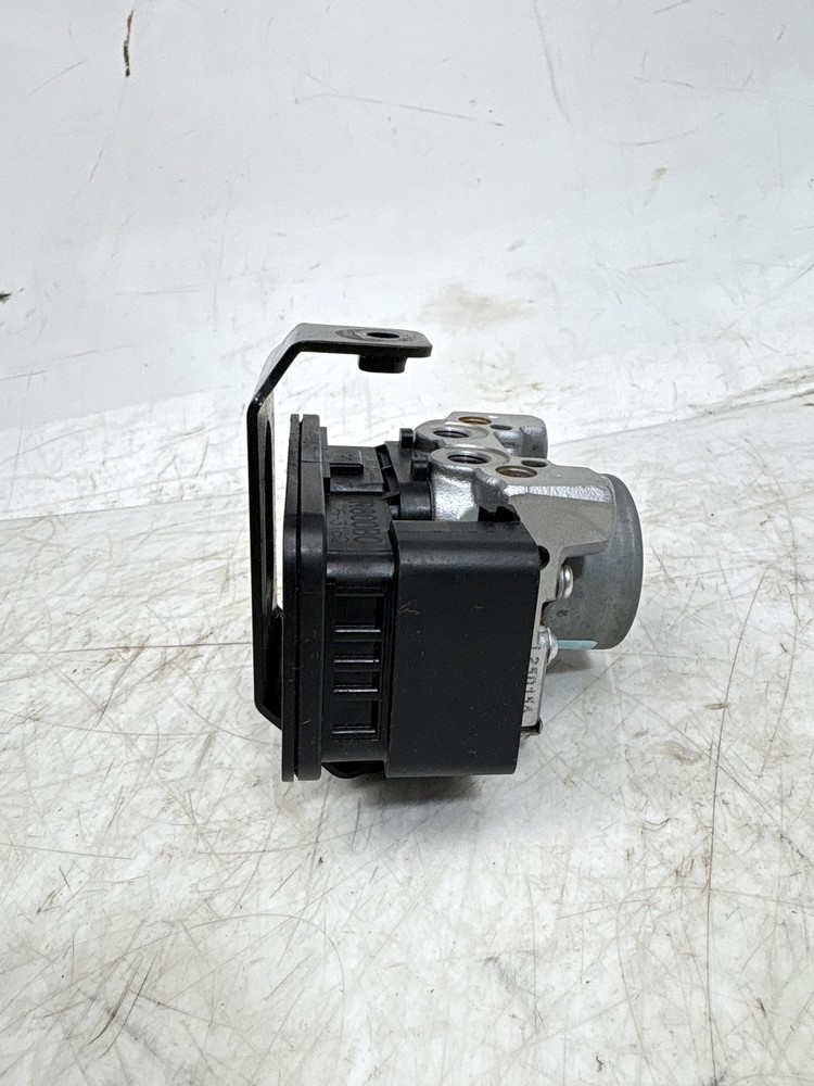 '13-'16 Kawasaki Z800 ABS Pump Module