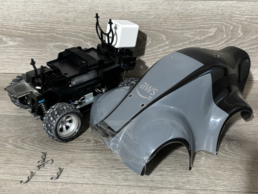AWS DeepRacer Fully Autonomous 1/ 18th Scale Race Car ONLY for Developers