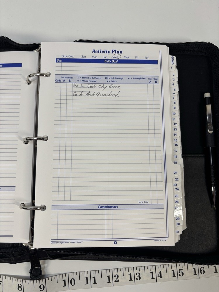 Caterpillar CAT Professional Leather Folio Binder - Zippered