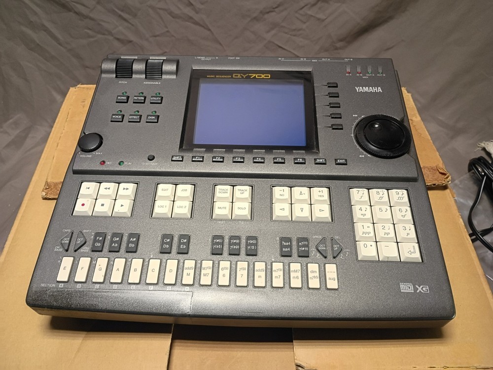 Yamaha QY700 Midi Digital Sequencer and Sampler with Rhythm Machine Function