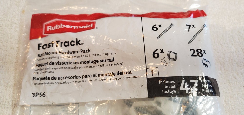Rubbermaid FastTrack Adjustable Closet System Kit White 3P56
