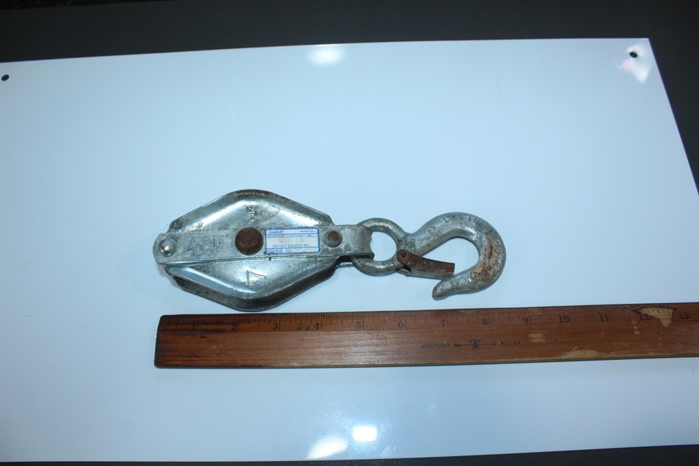 Hook Pulley 500 LB Working Load Limit 5/8" Wide Pulley