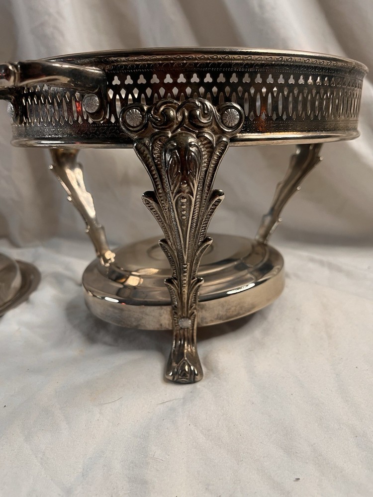 Vintage Silver-plated 3 - Footed Chafing Dish with Lid