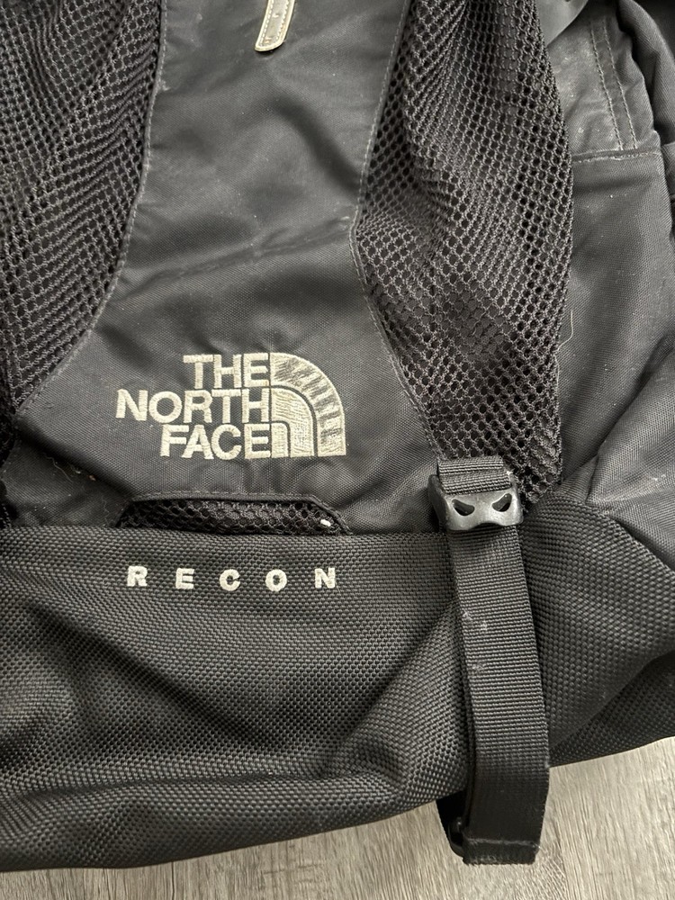 The north face recon backpack black