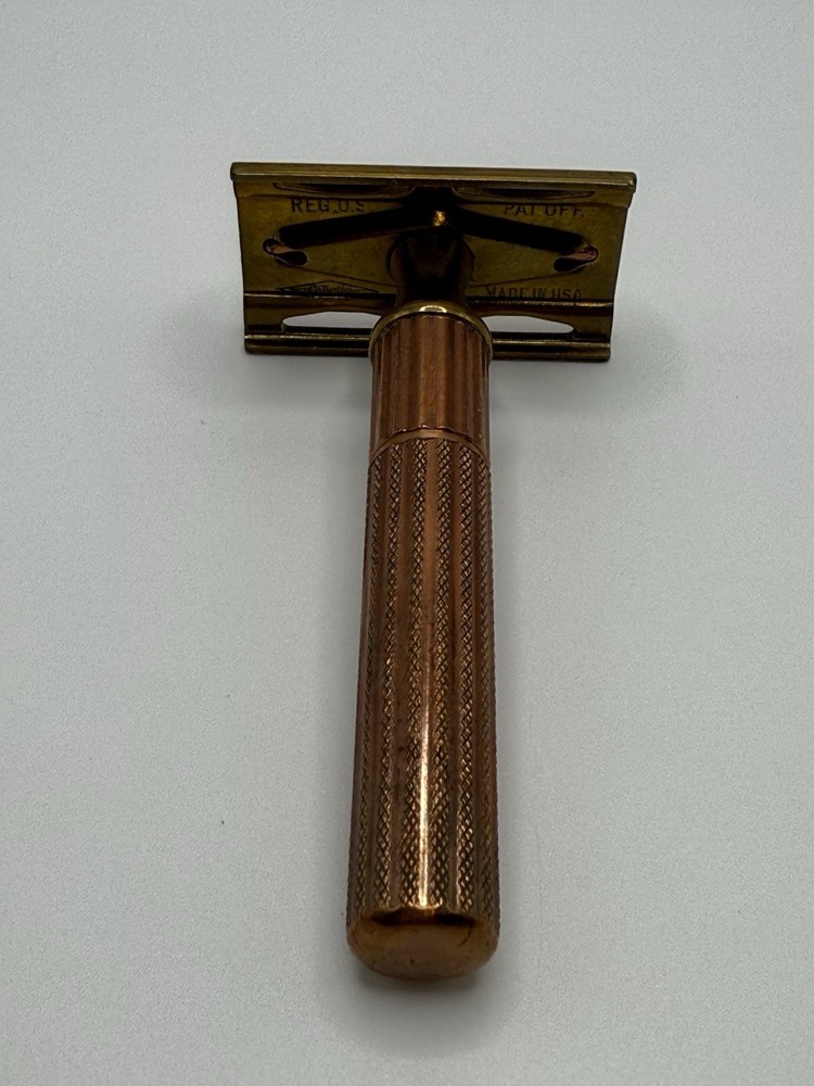Vintage Gillette DE Two Tone Razor In Original Case, No Date Code