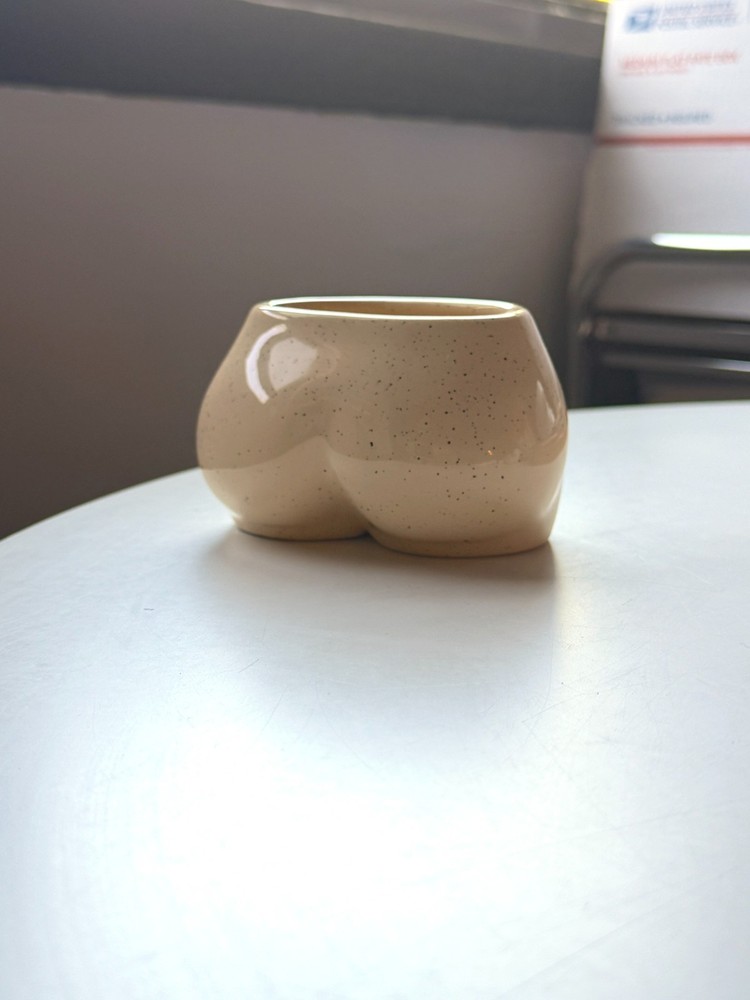 Urban Outfitters - Mini Lady Butt Decorative Planter