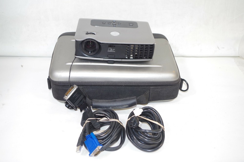 Dell Model 3400MP DLP Projector With Case and Cables 64 Hours