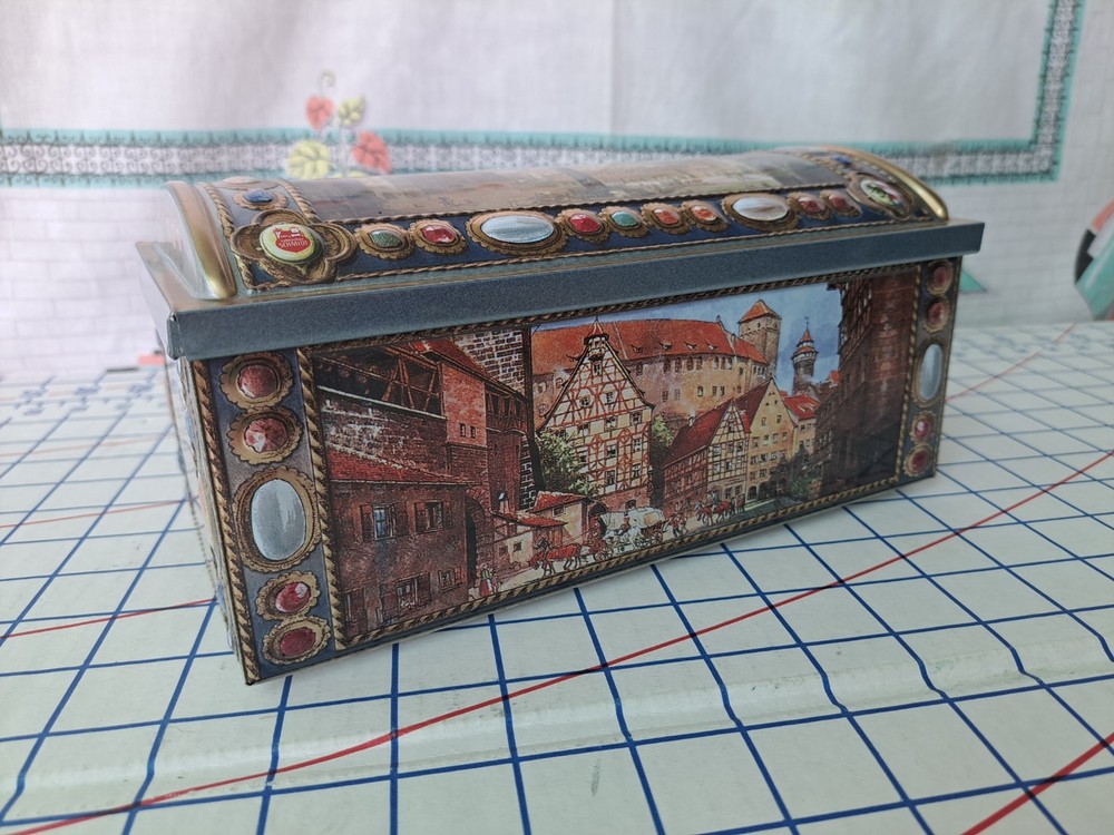Lebkuchen - Schmidt Germany Domed Lid Cookie Biscuit Tin (B) BIN16