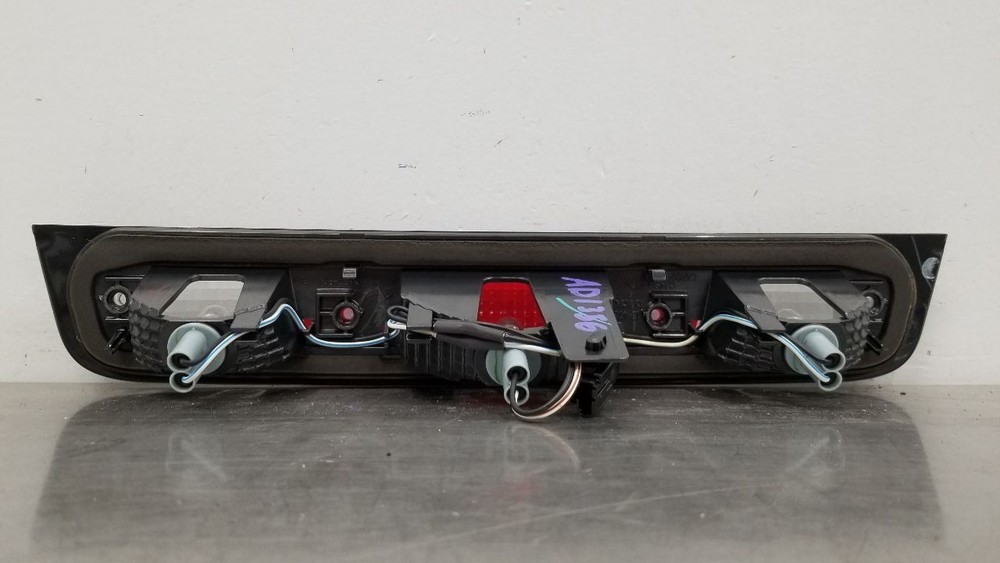 12 CHEVY SILVERADO 1500 HIGH MOUNTED STOP LIGHT