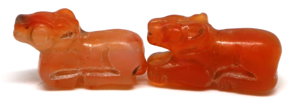 Ancient two agate Animal Figurine Beads Amulets
