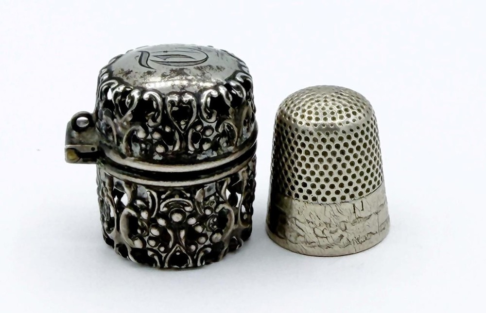 Fancy Antique Webster Sterling Thimble Holder/Case & Sterling Thimble #985